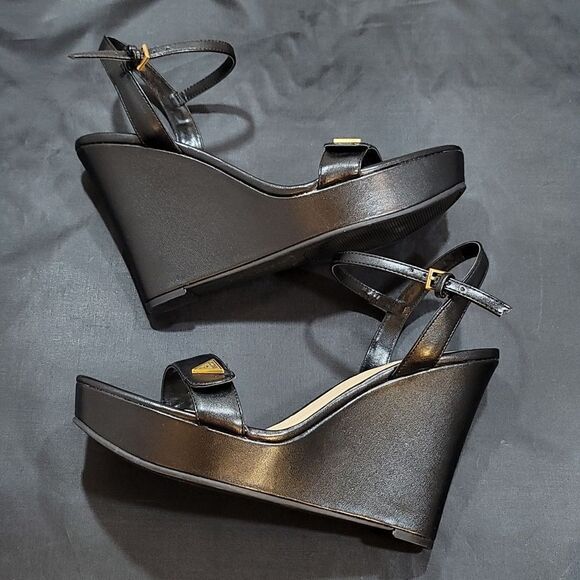 BRAND NEW GUESS GOLD LOGO PLATFORM HIGH WEDGE SANDAL - Picture 8 of 14